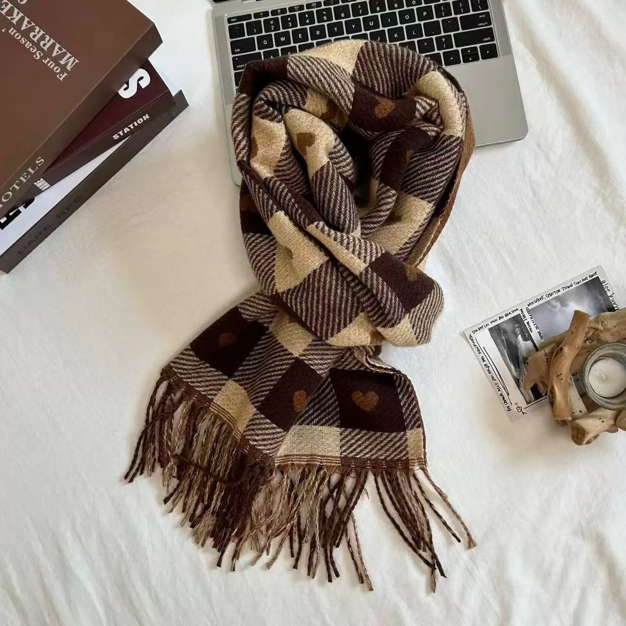 Viral-Style Two-Tone Heart Check Cashmere Scarf – Versatile, Soft and Cozy Large Shawl & Neck Warmer for Women, Ideal for Winter