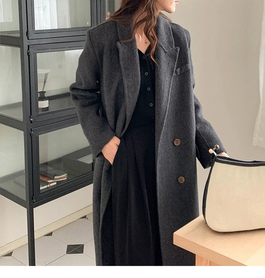 A high-end, loose and elegant off-the-shoulder suit, a retro wool coat, and a niche French mid-length women's jacket
